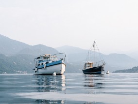 秦代老者垂钓，古韵与宁静的融合